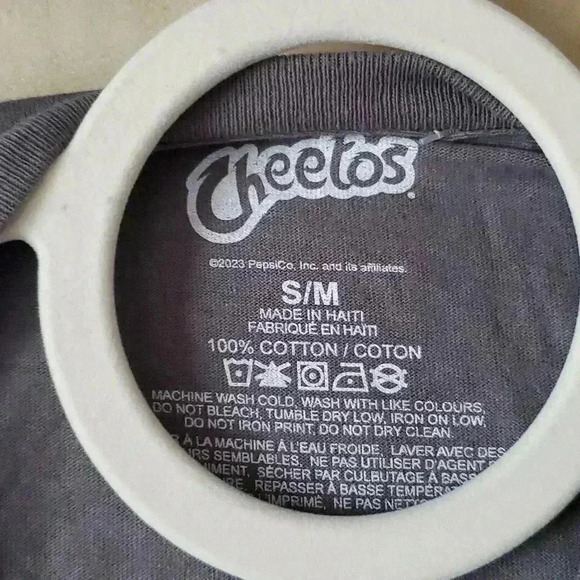 Cheetos crop top - Picture 3 of 5